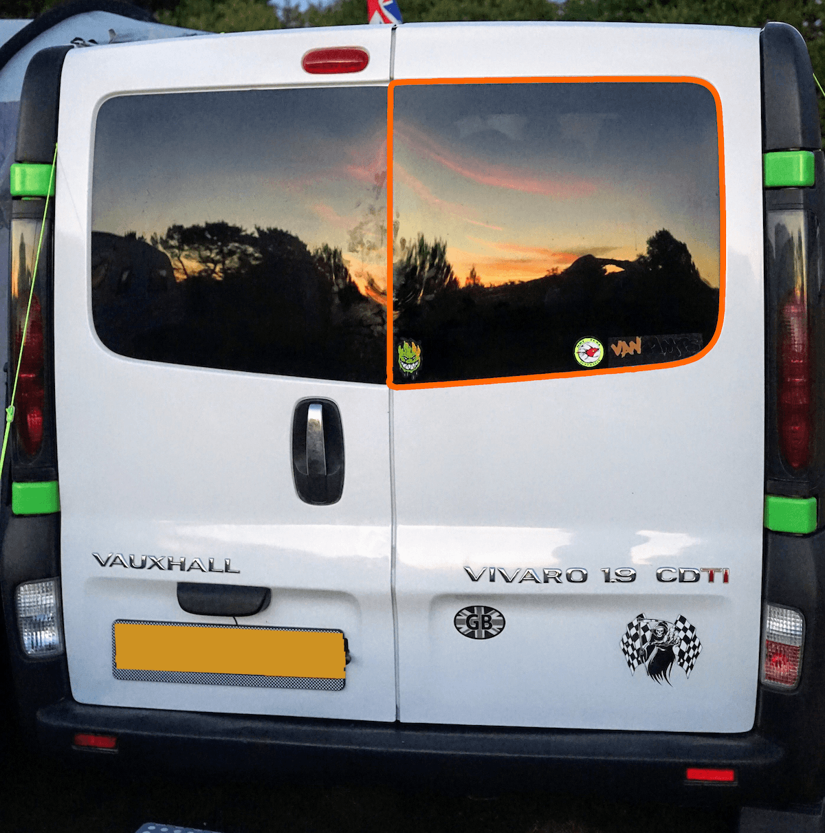 Offside Rear Uk Vauxhall Vivaro Offside Back Door Glass In Privacy Tint - VanPimps